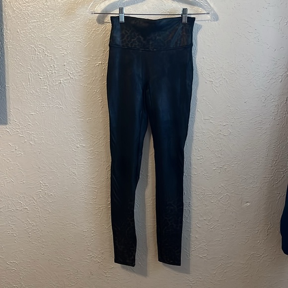 SPANX Faux Leather Leopard - Picture 3 of 6